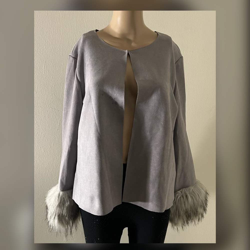 Jeuvre Gray Faux Fur Sleeve